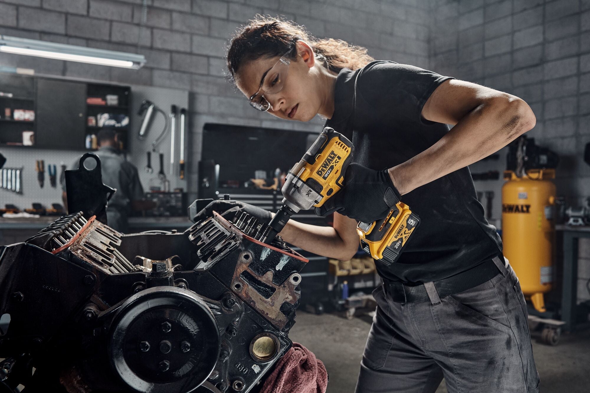 DeWalt Impact Drivers & Wrenches