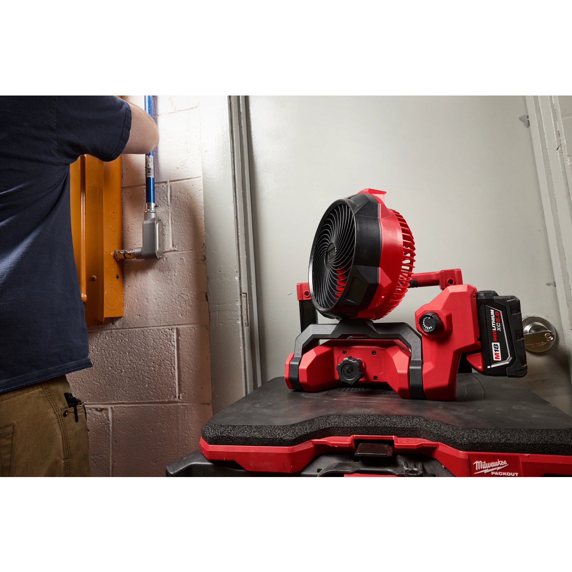 Milwaukee 0817-20 M18™ Brushless Scissor Lift Fan - Ace Tool Group - Milwaukee Tool