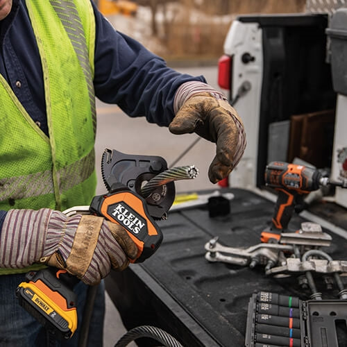 Klein BAT20GD1 Battery-Op Cable Cutter, EHS, 2 Ah - Ace Tool Group - Klein