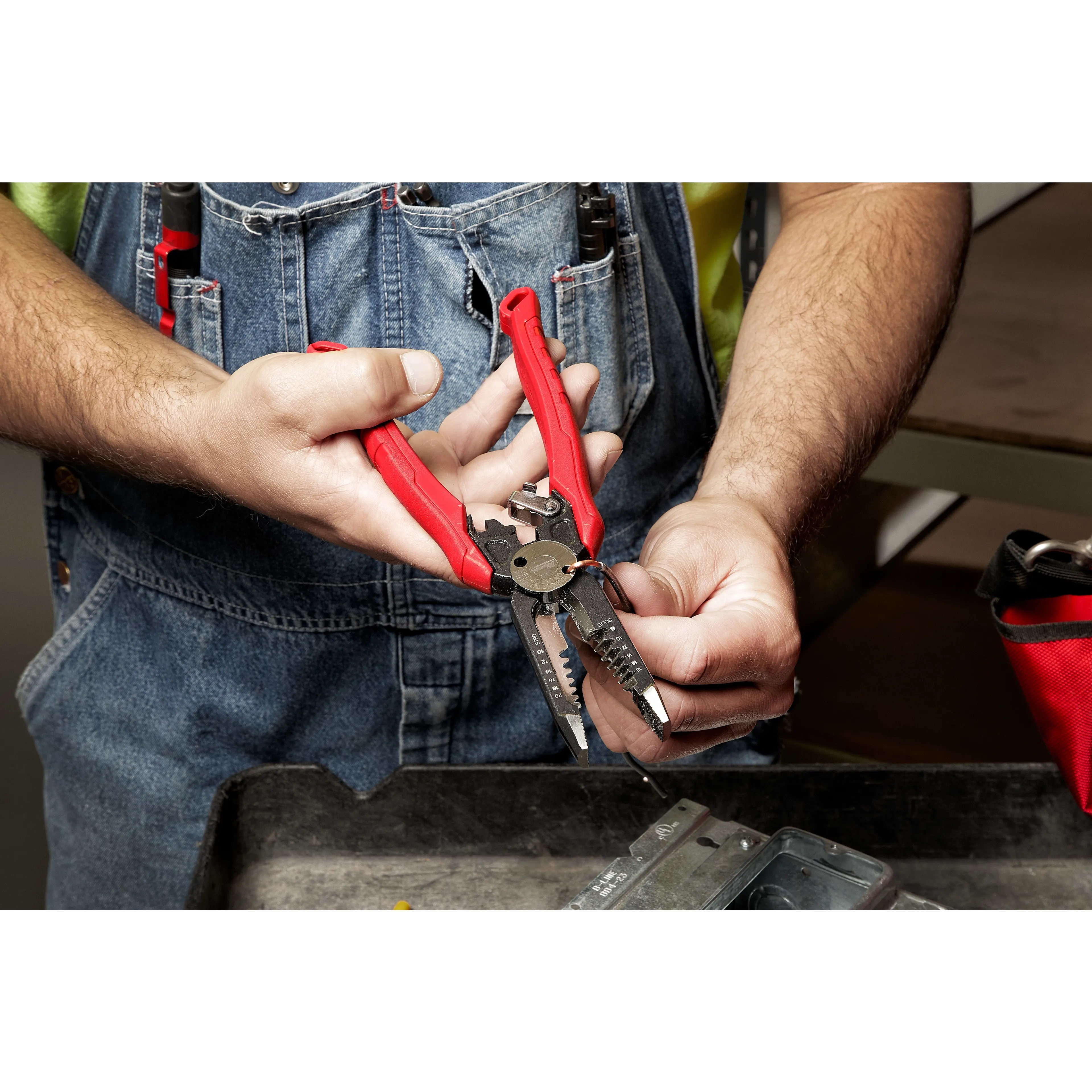 Milwaukee 48-22-3078 7 in 1 High-Leverage Pliers - Ace Tool Group - Milwaukee