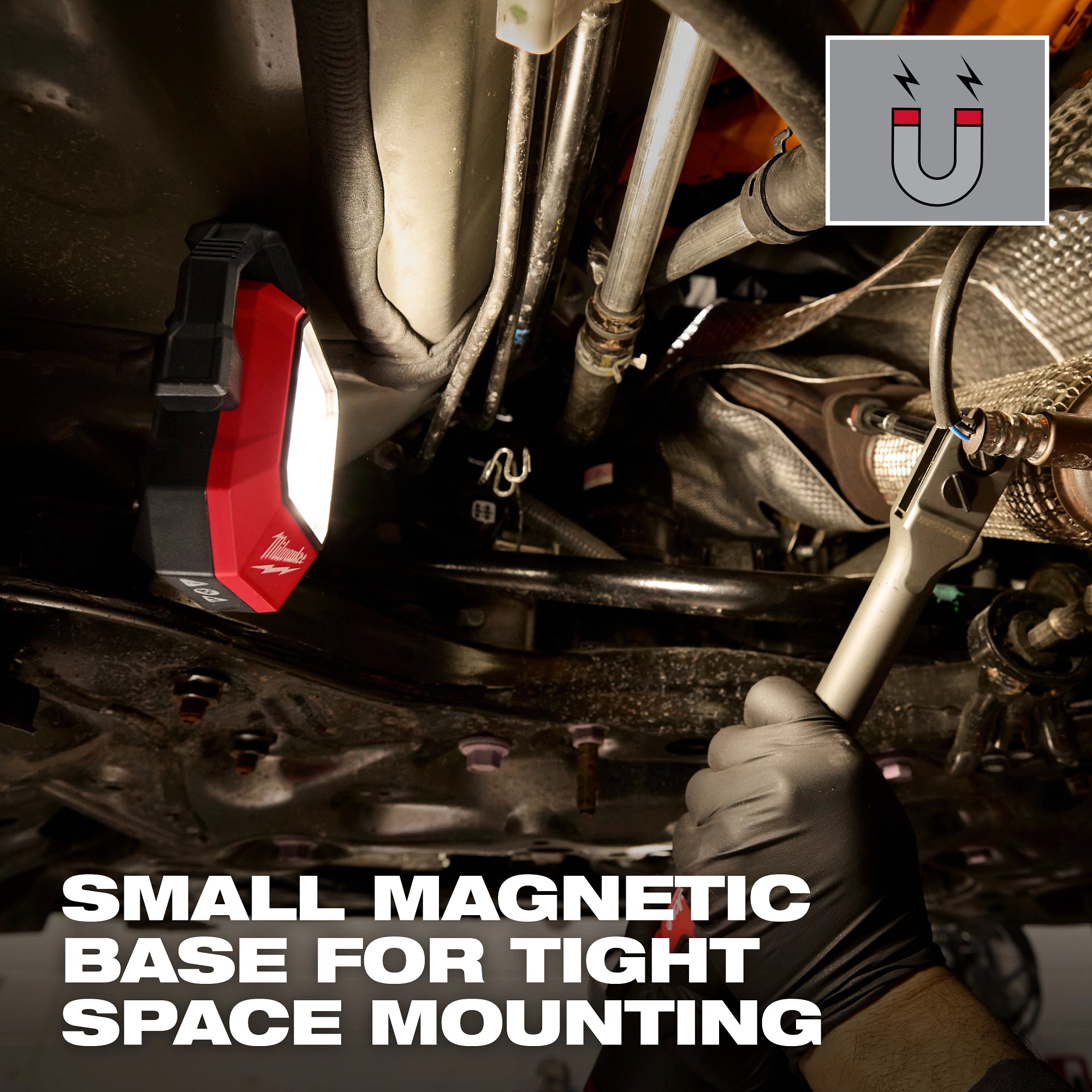 Milwaukee 2015R Milwaukee® Rechargeable Pivoting Task Light w/ Spot Mode