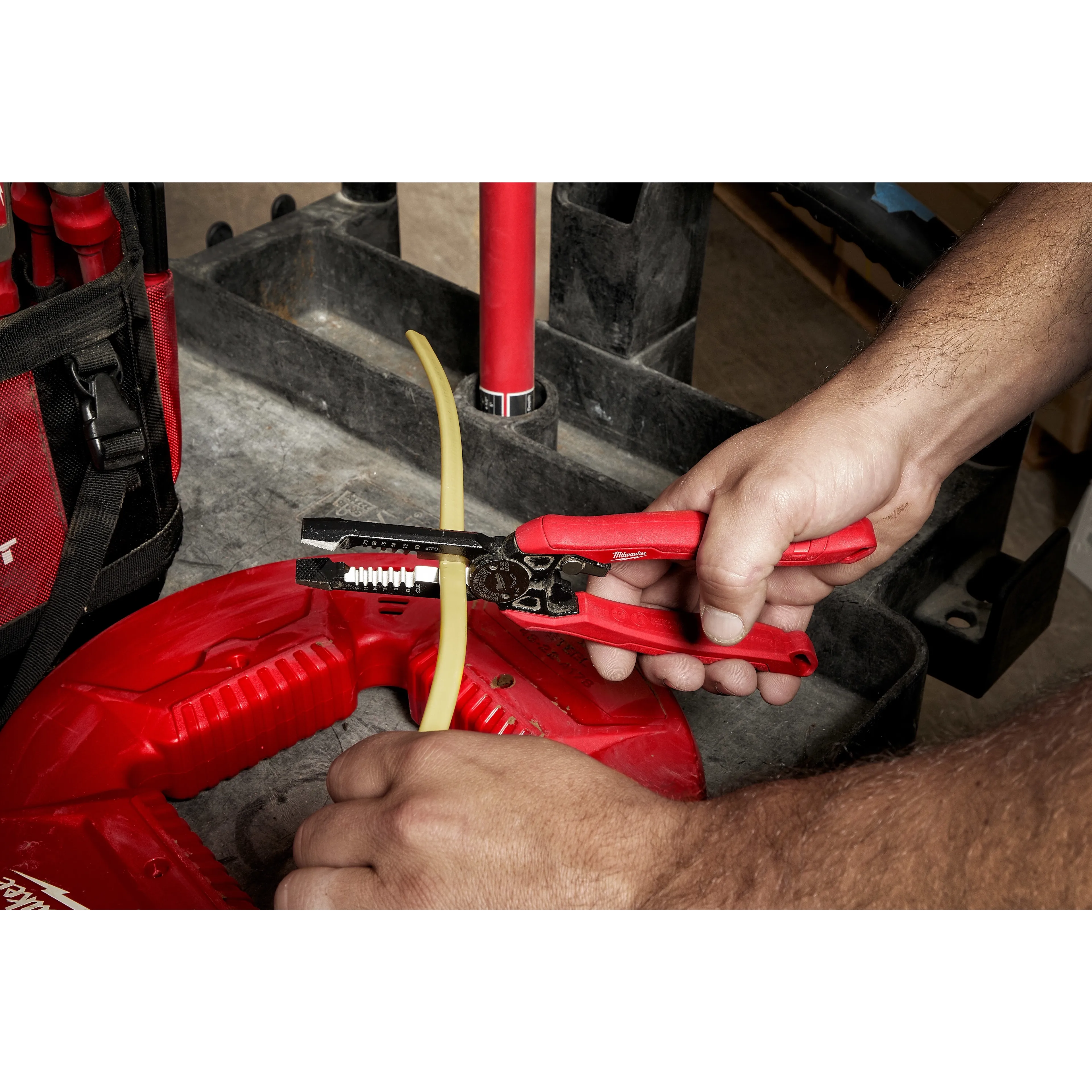 Milwaukee 48-22-3078 7 in 1 High-Leverage Pliers - Ace Tool Group - Milwaukee