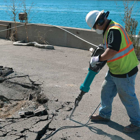 Makita HM1812X3 70 lb. Advanced AVT Breaker Hammer - Ace Tool Group - Makita