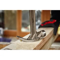 Milwaukee 48-22-9018 16oz Smooth Face Hybrid Claw Hammer - Ace Tool Group - Milwaukee