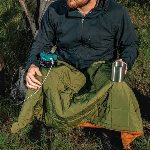 Makita ADCB200B Outdoor AdventureÃ¢â€žÂ¢ Heated Blanket - Ace Tool Group - Makita