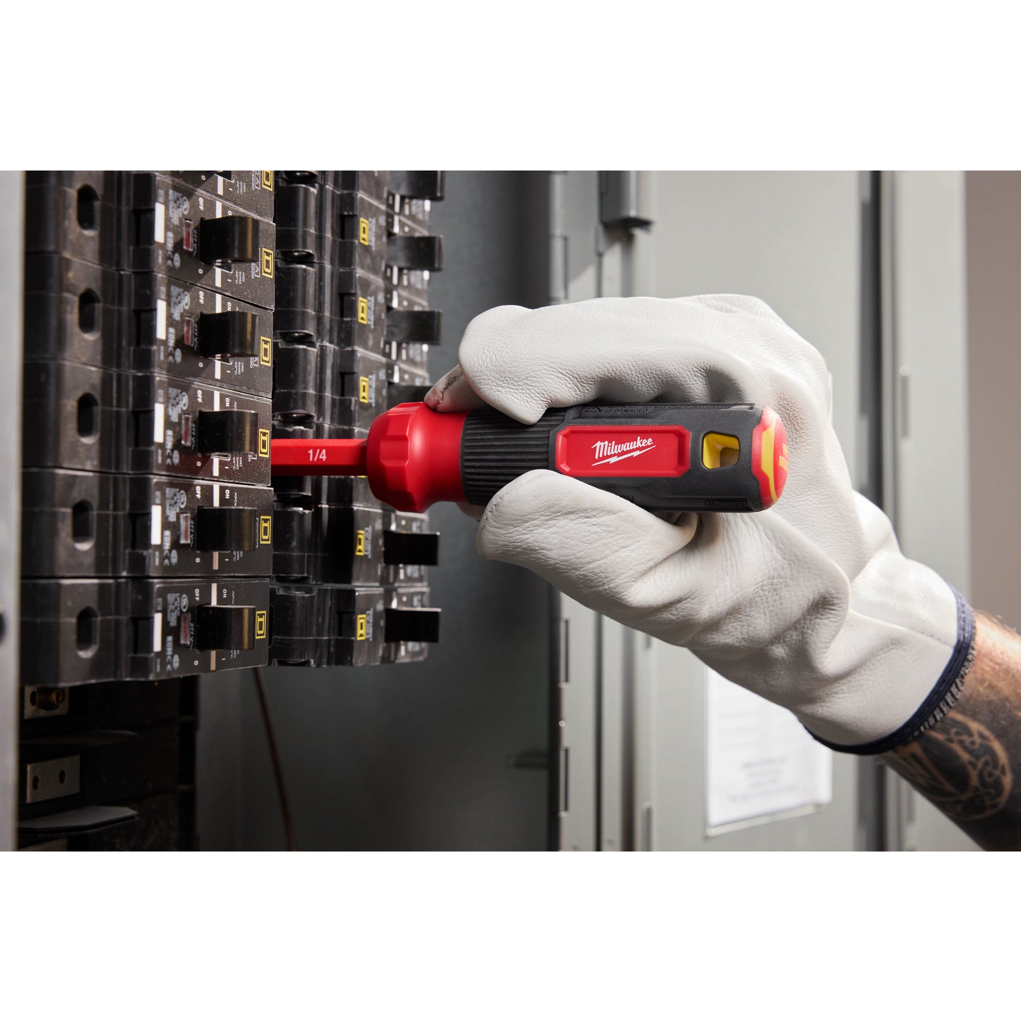 Milwaukee 48-22-2201 2-in-1 1000V Insulated Flip Shank Multi-Bit Screwdriver - Ace Tool Group - Milwaukee Tool