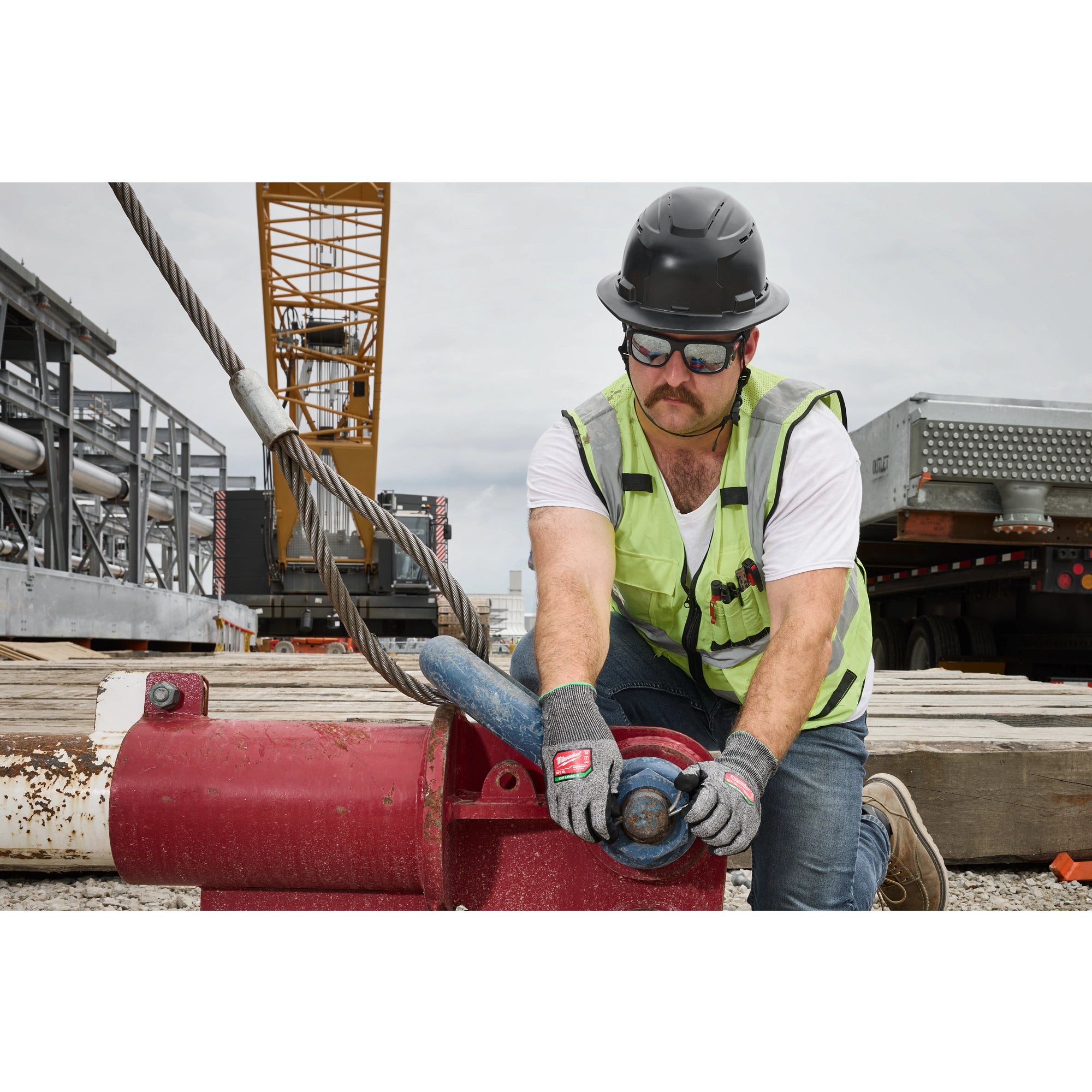 Milwaukee 48-73-2515 Full Frame Safety Glasses with Removable Side Shields – Clear Anti-Scratch Lenses - Ace Tool Group - Milwaukee Tool