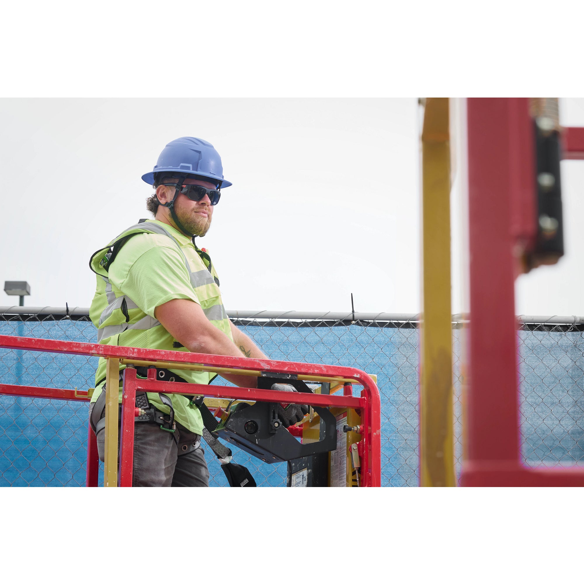 Milwaukee 48-73-2512 Full Frame Safety Glasses with Removable Side Shields – Mirrored Anti-Scratch Lenses - Ace Tool Group - Milwaukee Tool