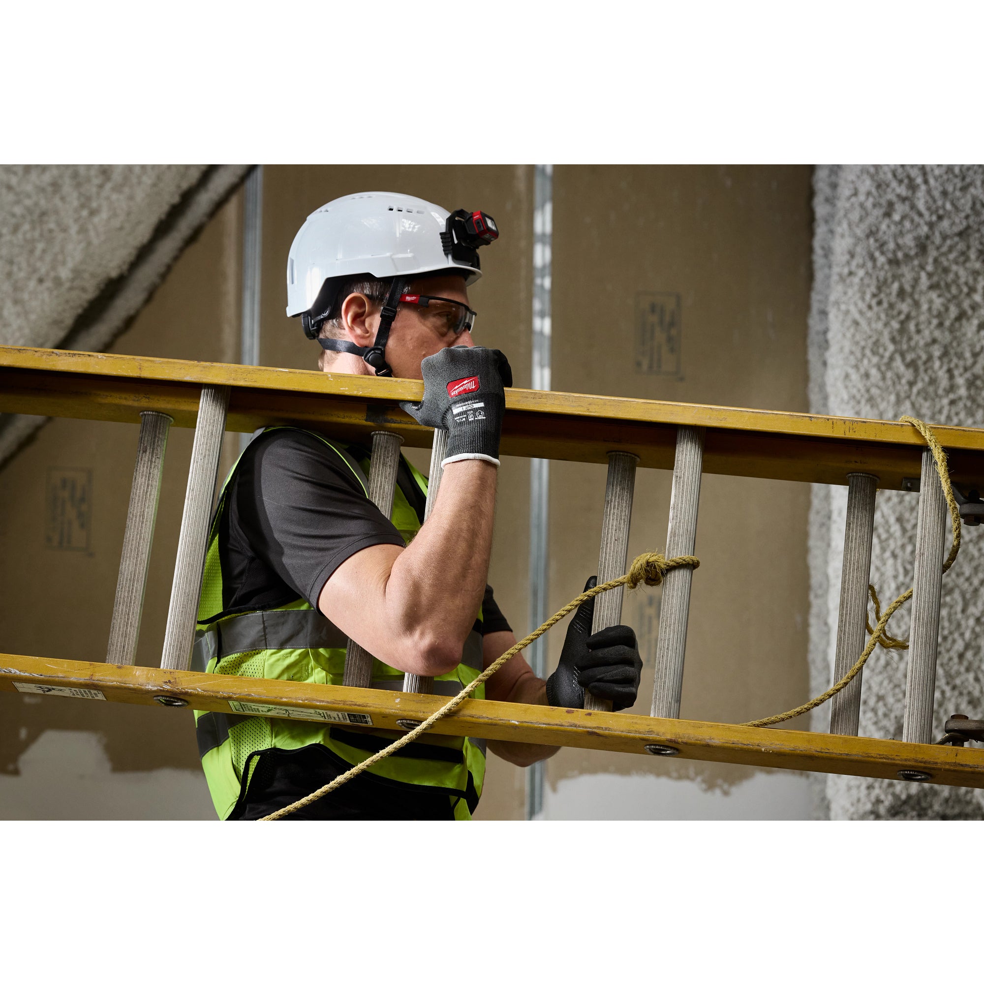 Milwaukee 48-73-6916 Cut Level 1 Nitrile Dipped Gloves w/ WEAR-DEFENSE™ Protection - XS