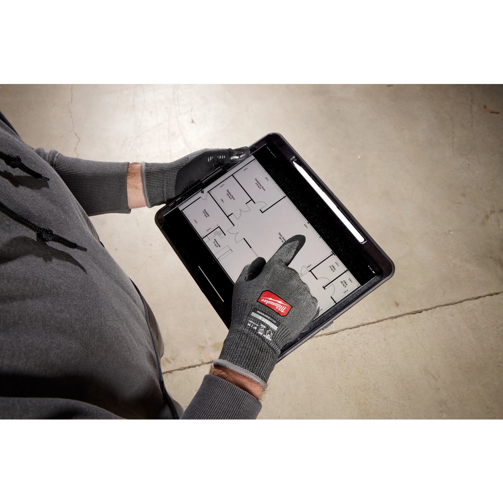 Milwaukee 48-73-6940E Cut Level 4 High Dexterity Nitrile Dipped Gloves w/ WEAR-DEFENSE™ Protection- S