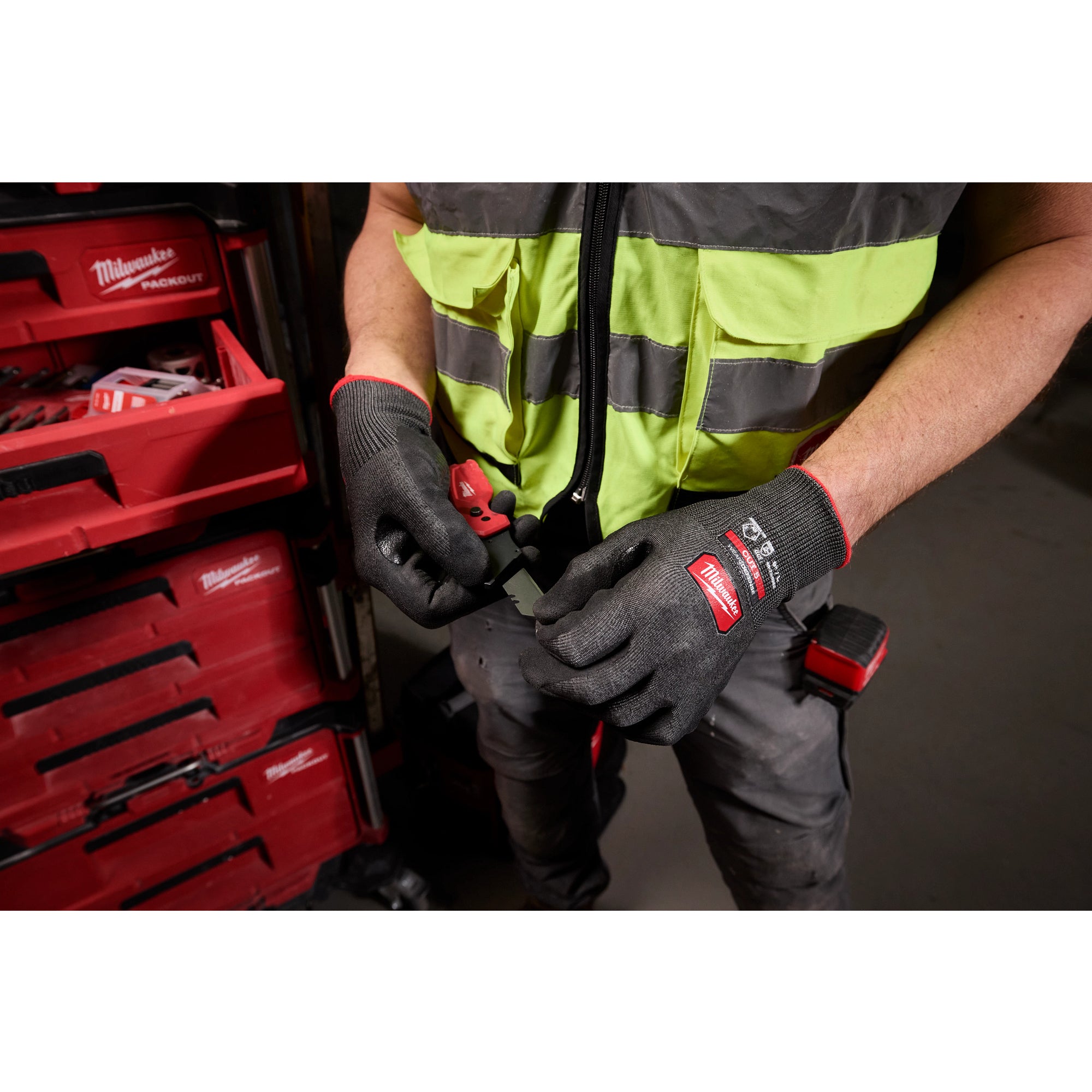 Milwaukee 48-73-6953E Cut Level 5 High Dexterity Nitrile Dipped Gloves w/ WEAR-DEFENSE™ Protection - XL
