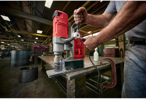 Milwaukee 4272-21 COMPACT MAG DRILL W/CASE