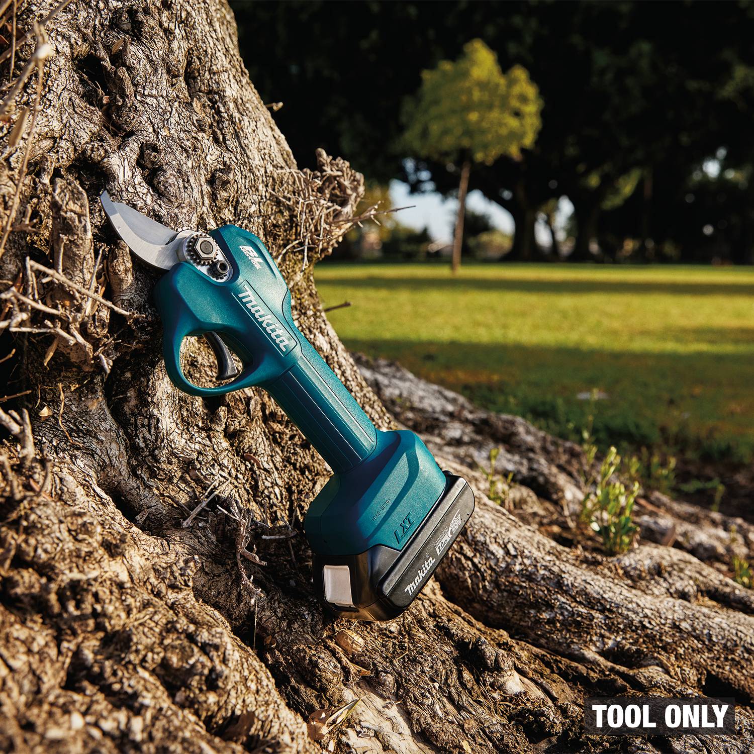 Makita XPU01Z 18V LXT Lithium‑Ion Brushless Cordless Pruning Shear, Tool Only