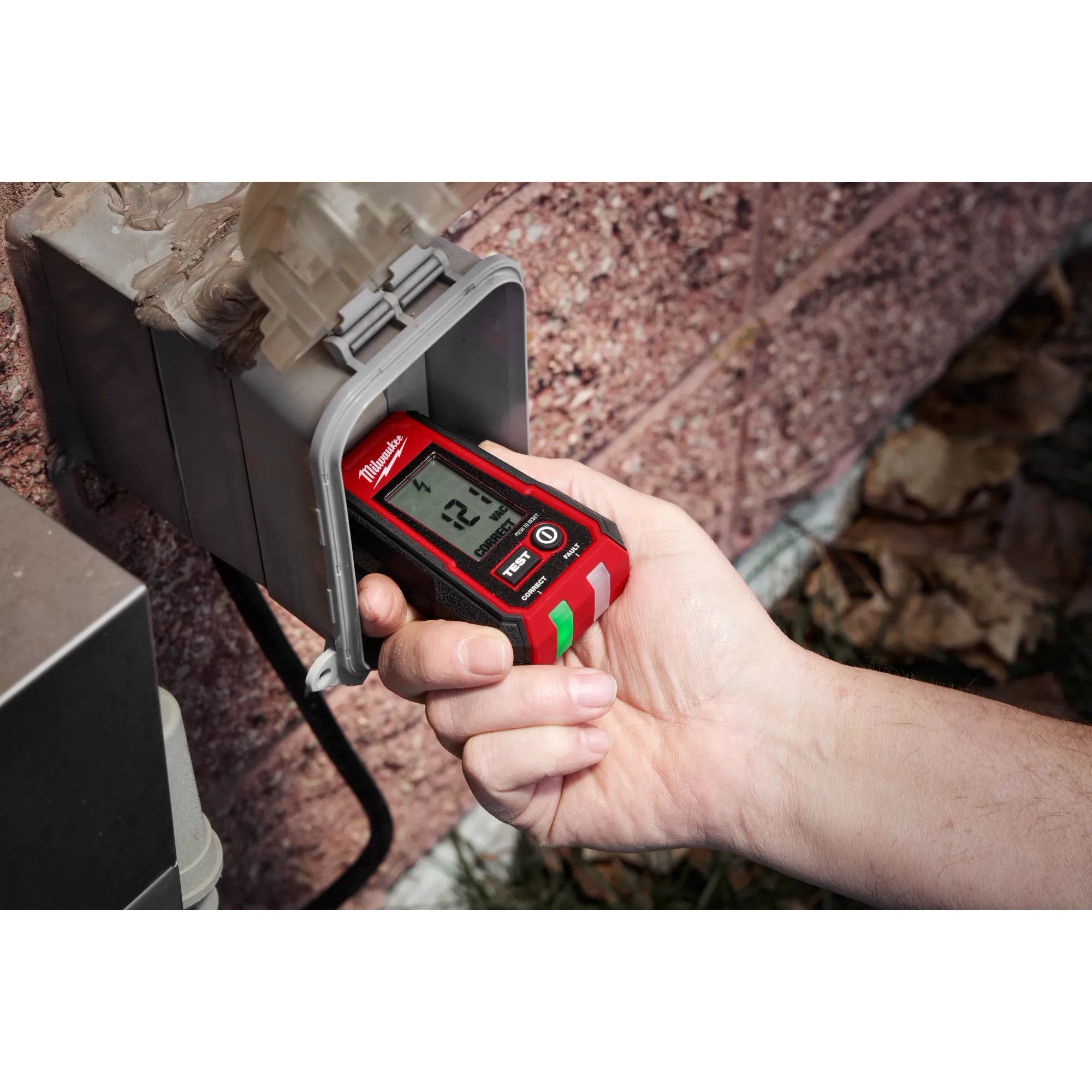 Milwaukee 3211-20 Digital GFCI Receptacle Tester and Voltage Detector w/ LED - Ace Tool Group - Milwaukee