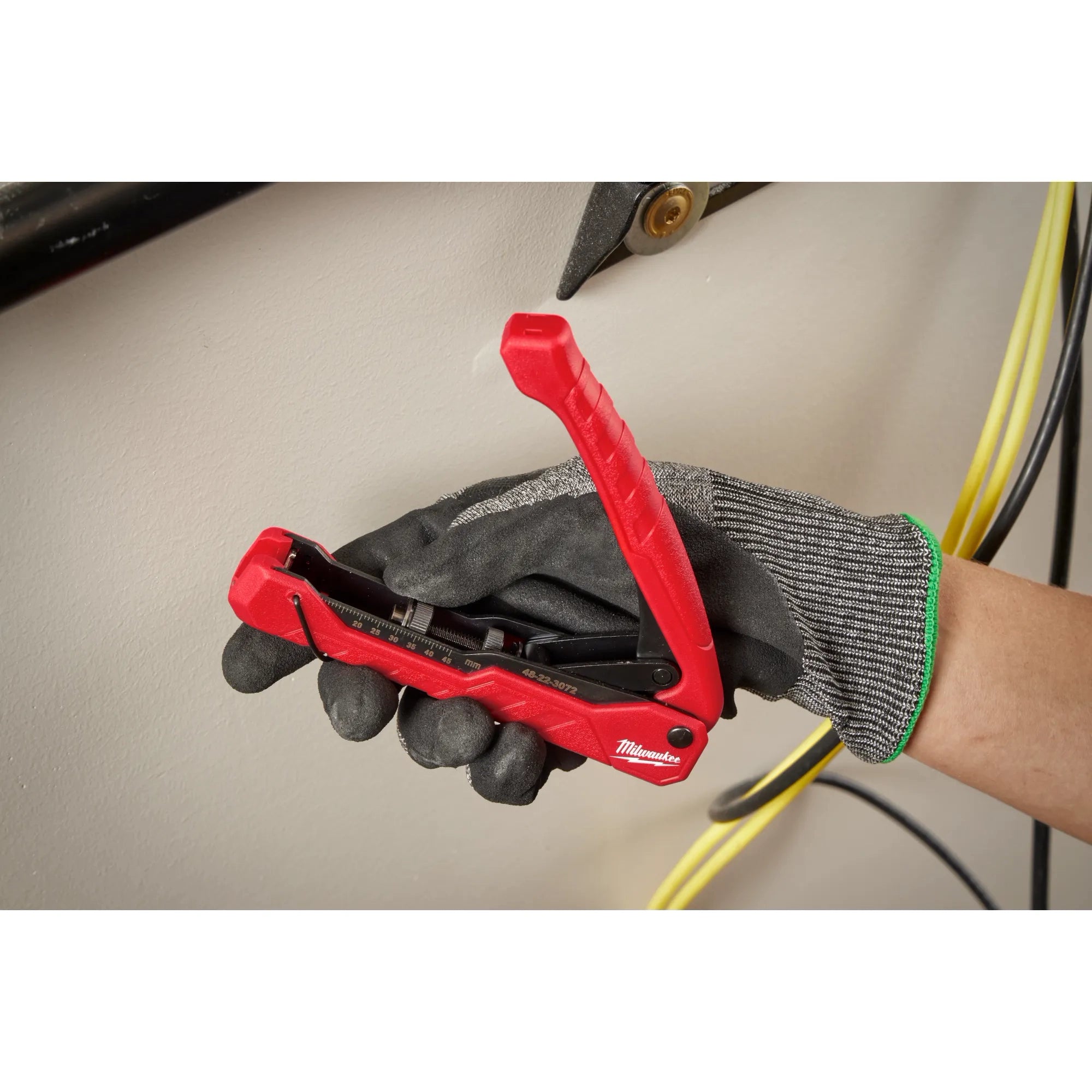 Milwaukee Coax Compression Crimper - Ace Tool Group - Milwaukee