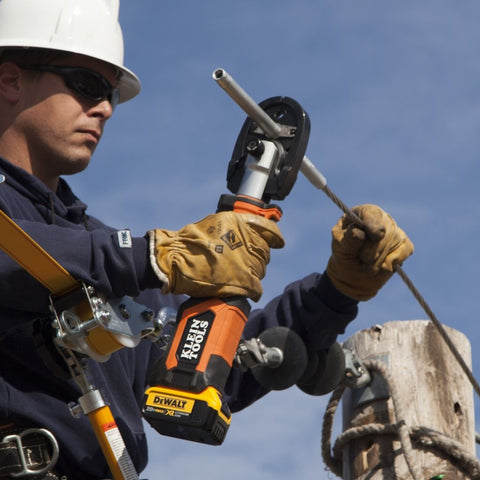 Klein BAT207T1 Battery-Op 7-Ton Crimper, Fixed BG Die - Ace Tool Group - Klein