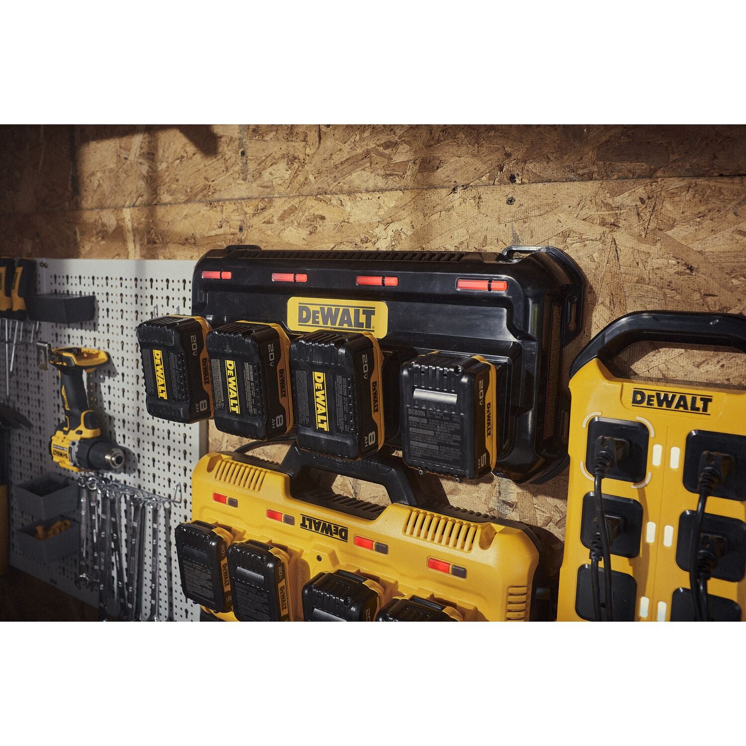 DEWALT DCB1404 4 AMP Multiport Charger - Ace Tool Group - DEWALT
