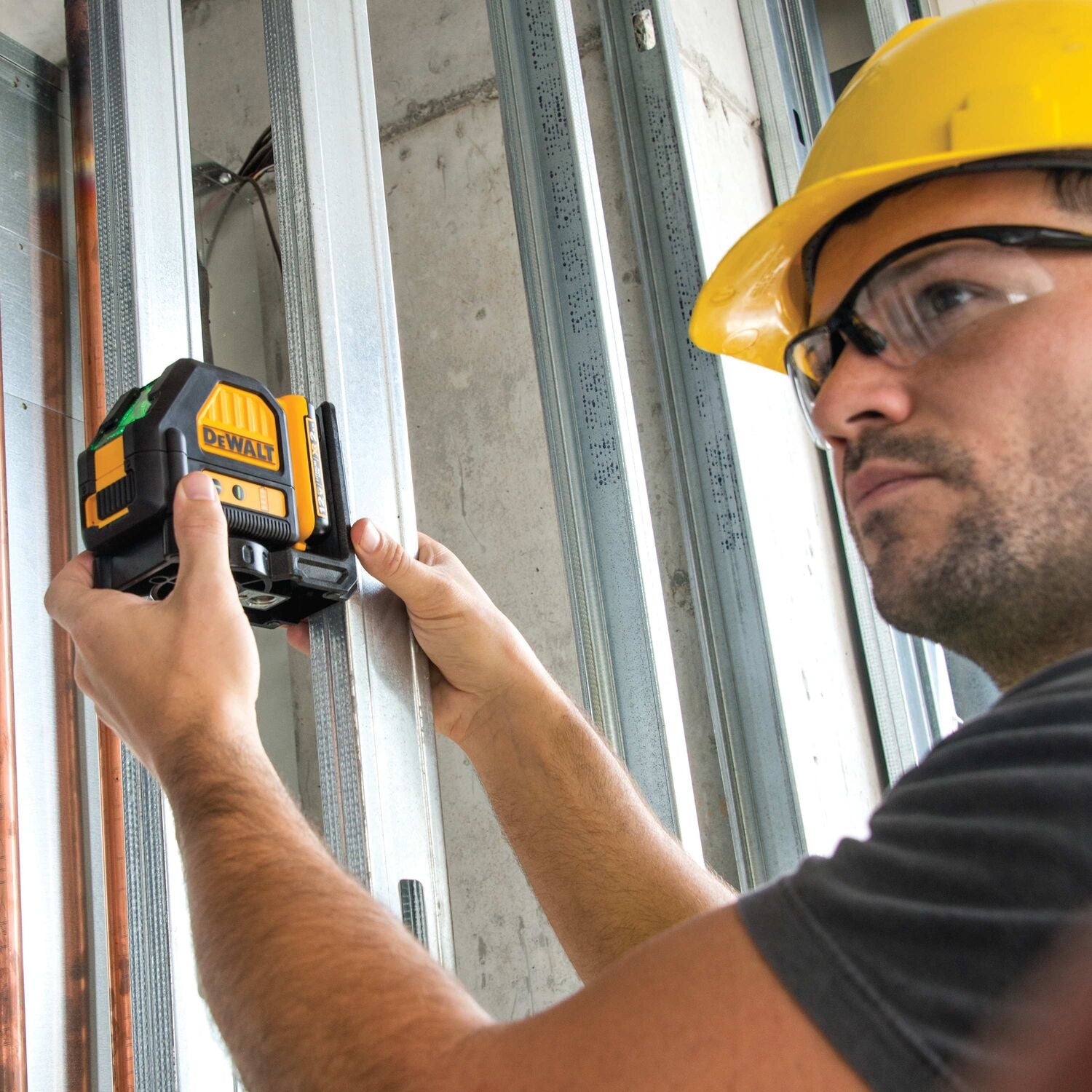 DEWALT DW088LG Green 12V Cross Line Laser - Ace Tool Group - DeWalt