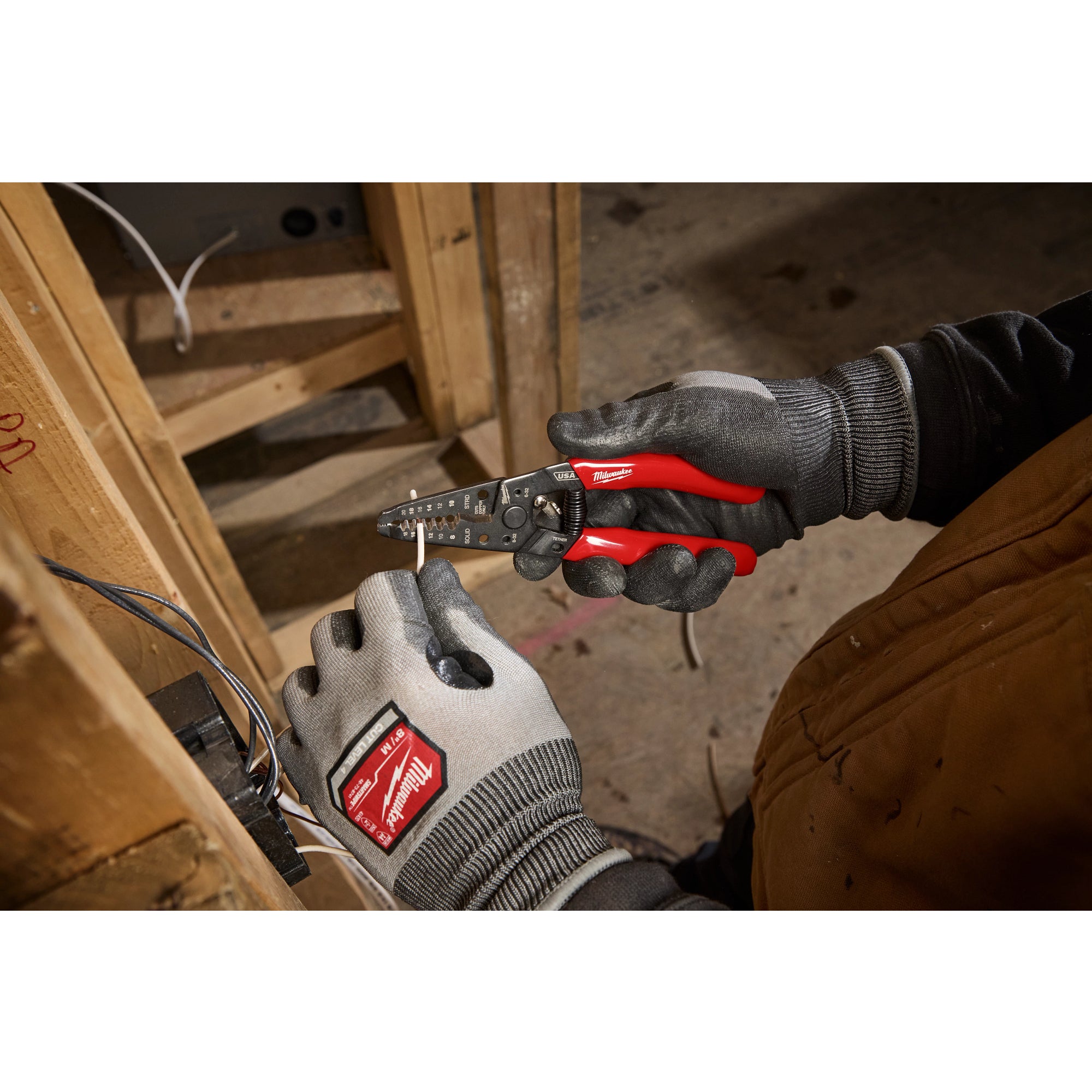 Milwaukee MT702 8-20 AWG Dipped Grip Wire Stripper & Cutter (USA) - Ace Tool Group - Milwaukee Tool