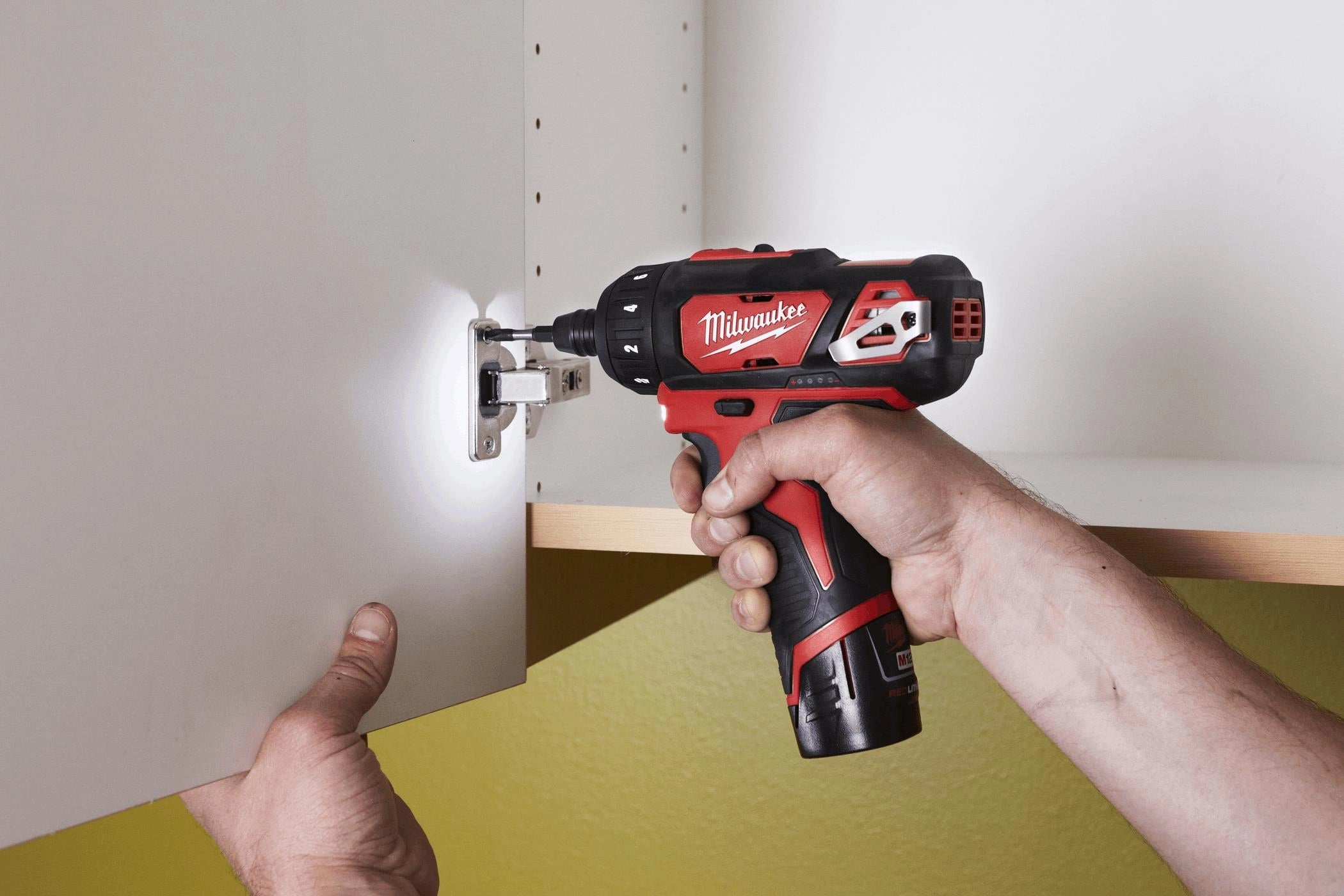 Milwaukee 2406-22 M12 1/4"  HEX 2 SPD SCRWDR KIT - Ace Tool Group - Milwaukee