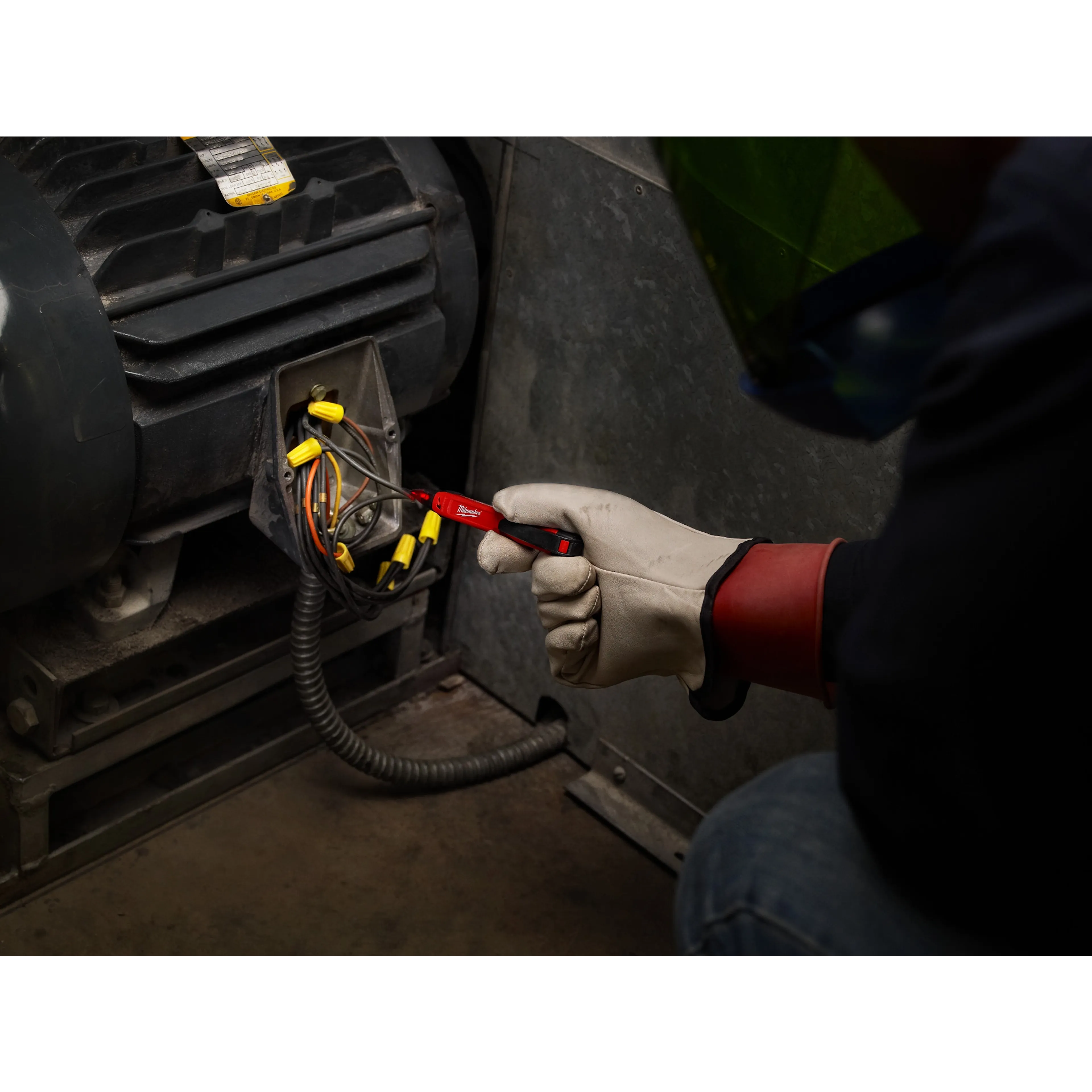 Milwaukee 2202-20 VOLTAGE DETECTOR W/LED LIGHT - Ace Tool Group - Milwaukee