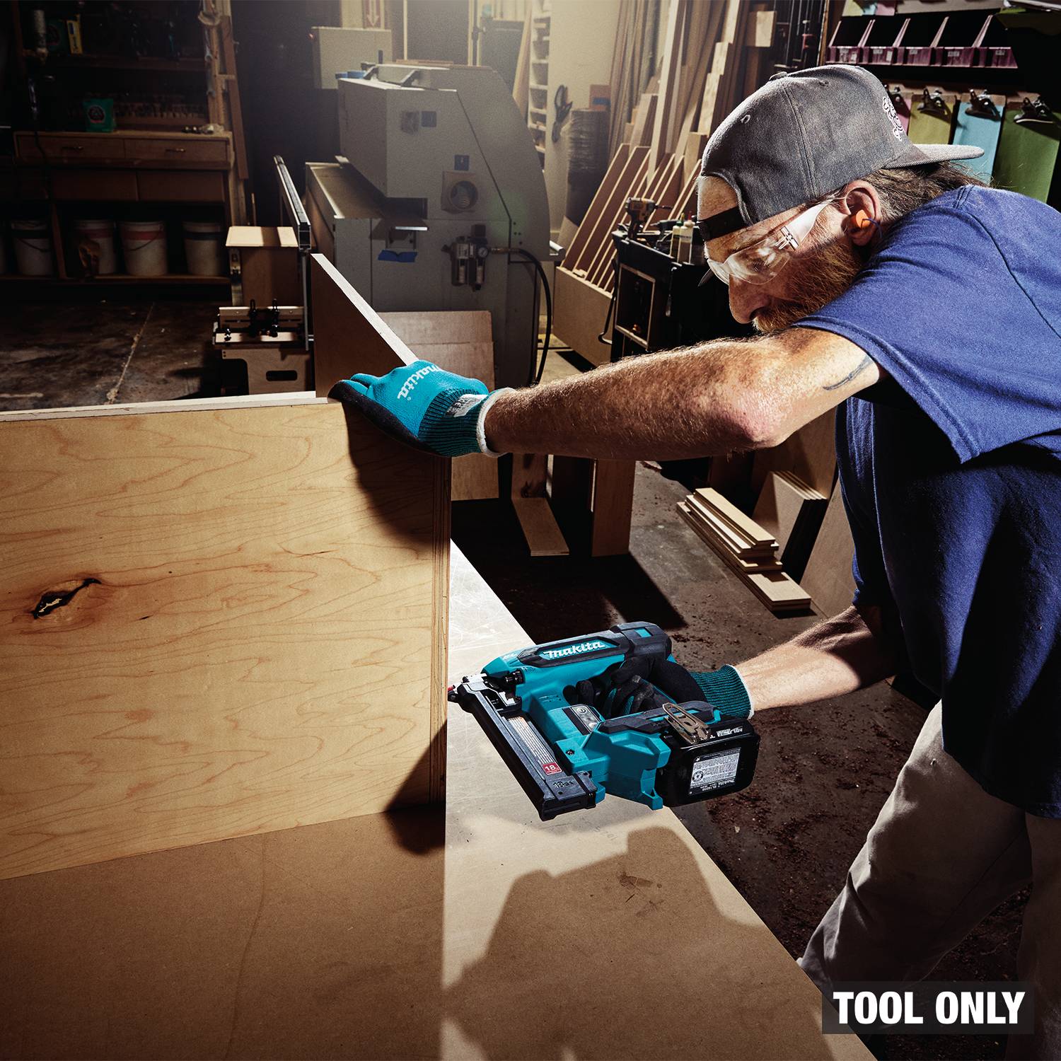 Makita XTS02Z 18V LXT® 1/4 Narrow Crown Stapler - Ace Tool Group - Makita