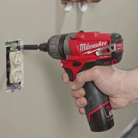 Milwaukee 2402-22 M12 FUEL 1/4" HEX 2-SPD SCREWDRIVER KIT