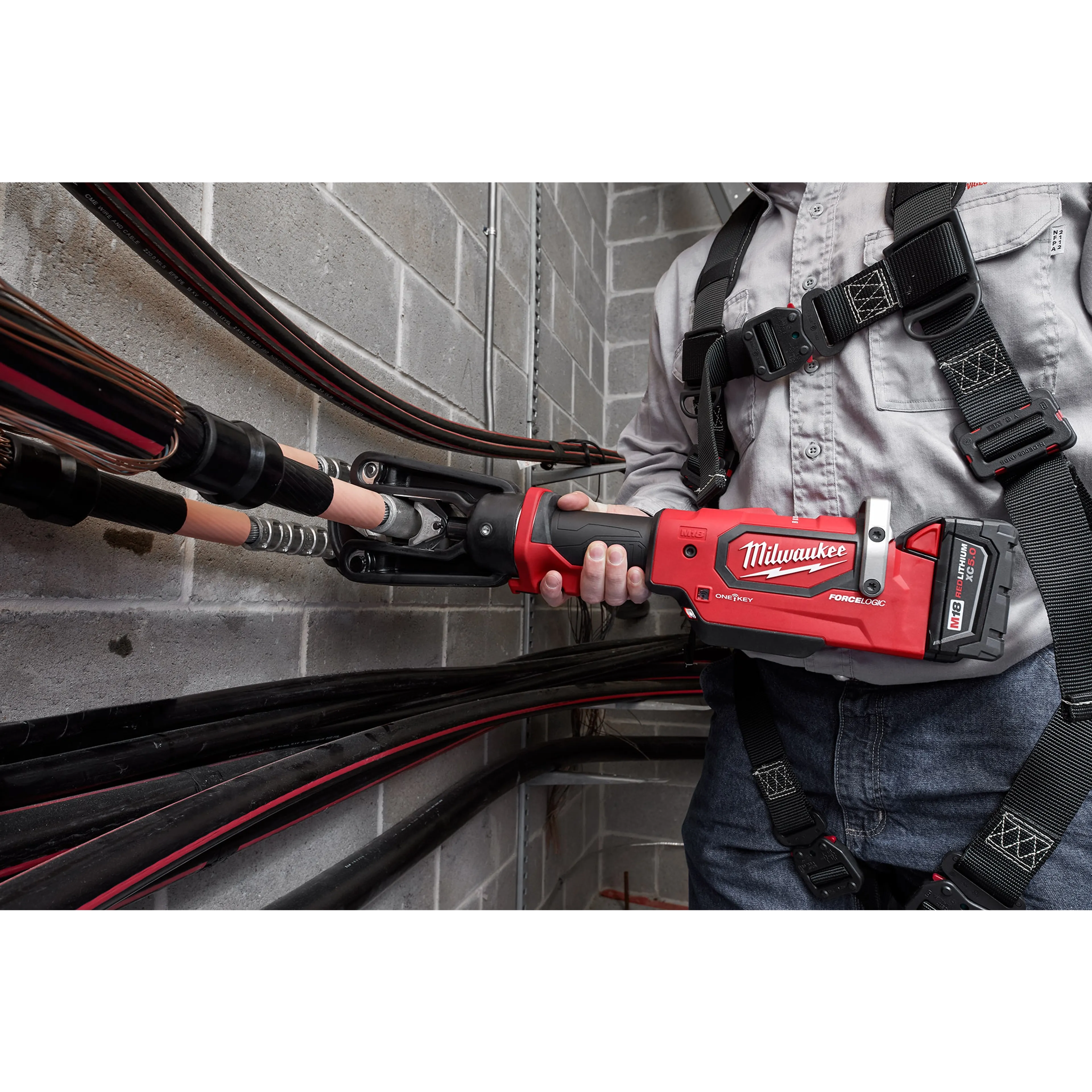 Milwaukee 2879-22 M18 FORCE LOGIC 15T Crimper Kit - Ace Tool Group - Milwaukee