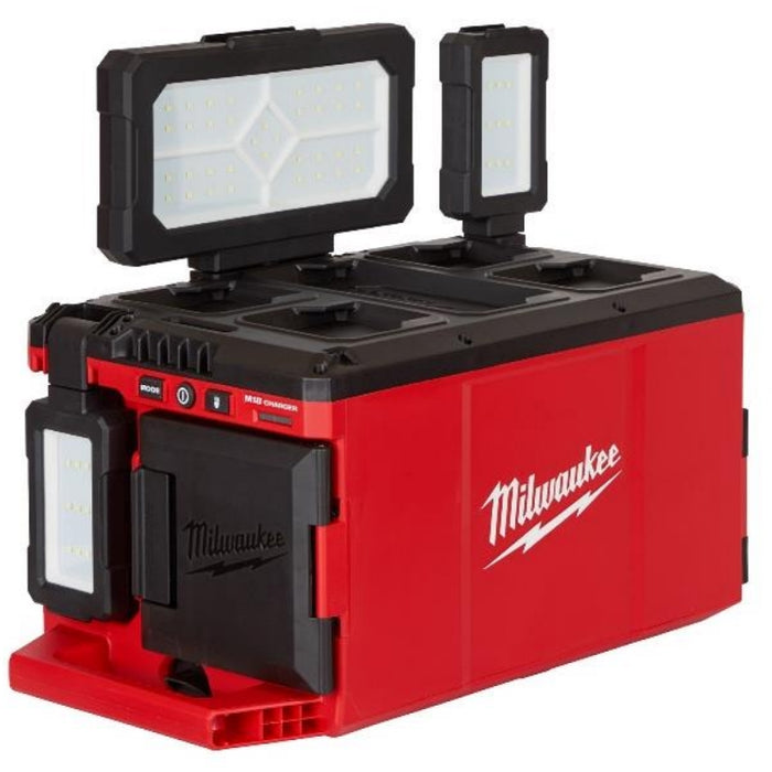 Milwaukee 2357-20 M18 PACKOUT  Light/Charger